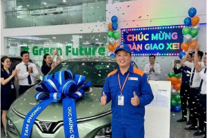 hotline vinfast 24/7