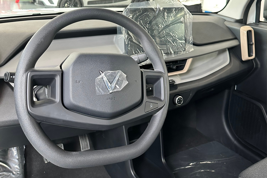 So sánh VinFast VF3 TC1 và TC2 chi tiết nội thất.