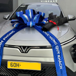 thanh vinfast miền nam bàn giao limo bạc cho khách HCM