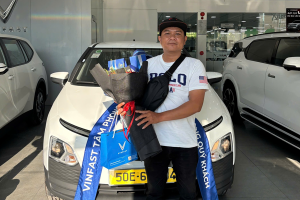 lễ bàn giao xe vinfast vf5 plus trắng tại vinfast tâm phong bình chánh hcm