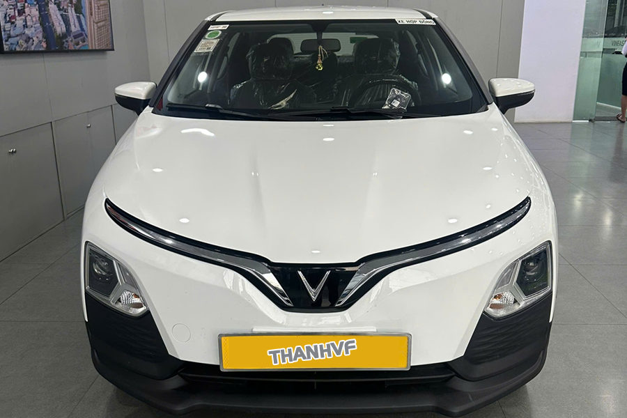 lễ bàn giao xe vinfast vf5 trắng tại vinfast tâm phong bình chánh hcm