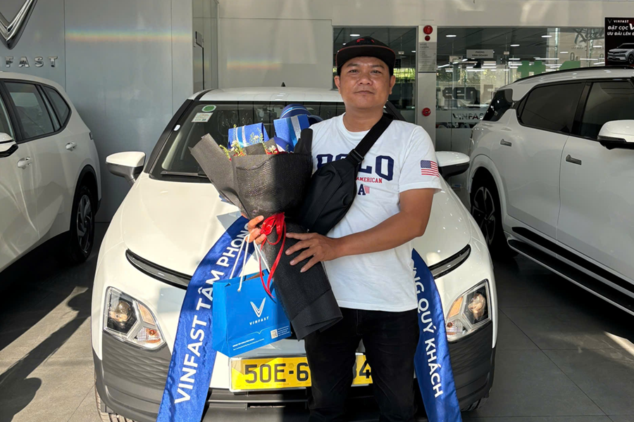 lễ bàn giao xe vinfast vf5 plus trắng tại vinfast tâm phong bình chánh hcm