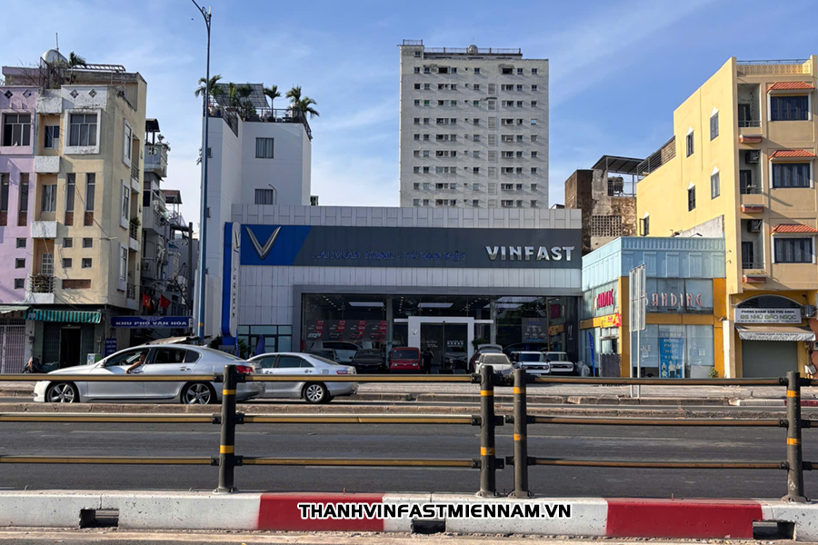 cửa hàng ô tô vinfafast 664 võ văn kiệt lai xuân thịnh